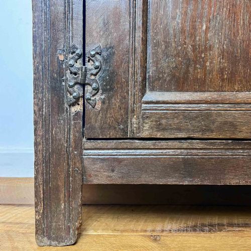 17TH CENTURY OAK DUODARN CUPBOARD - ADDITIONAL PHOTO 6