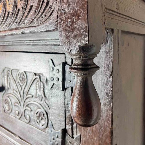 17TH CENTURY OAK DUODARN CUPBOARD - ADDITIONAL PHOTO 9