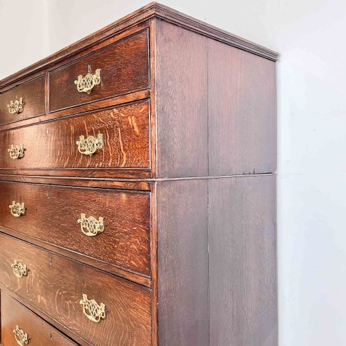 LARGE GEORGIAN TWO PART OAK CHEST OF DRAWERS - ADDITIONAL PHOTO 3
