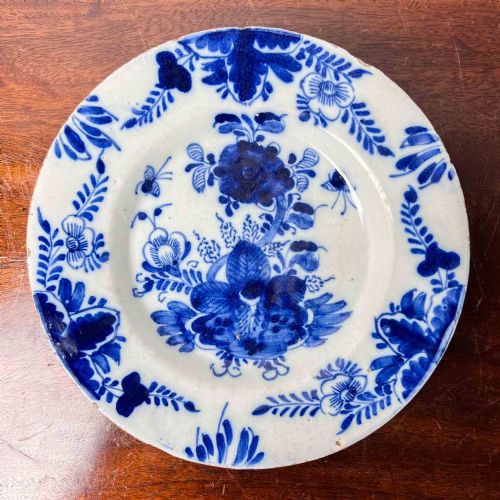 PAIR OF SMALL ANTIQUE DELFT PLATES - ADDITIONAL PHOTO 1