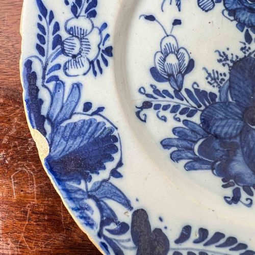 PAIR OF SMALL ANTIQUE DELFT PLATES - ADDITIONAL PHOTO 4