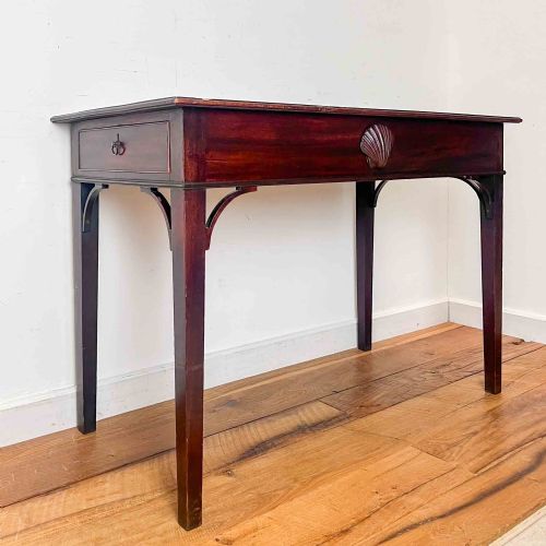 18TH CENTURY IRISH MAHOGANY SIDE TABLE - ADDITIONAL PHOTO 1