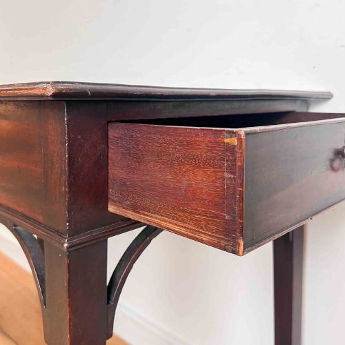 18TH CENTURY IRISH MAHOGANY SIDE TABLE - ADDITIONAL PHOTO 6