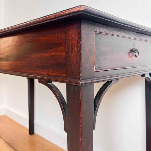18TH CENTURY IRISH MAHOGANY SIDE TABLE - ADDITIONAL PHOTO 8