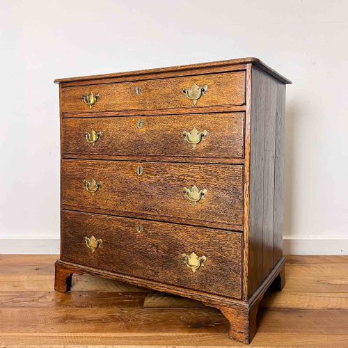 SMALL GEORGIAN OAK CHEST OF DRAWERS - ADDITIONAL PHOTO 2
