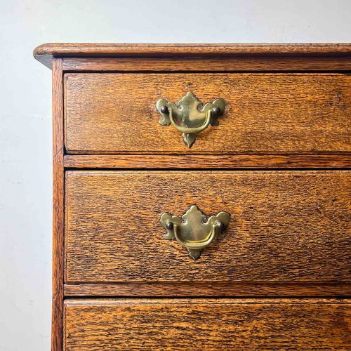 SMALL GEORGIAN OAK CHEST OF DRAWERS - ADDITIONAL PHOTO 10