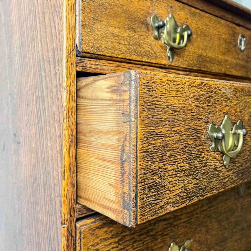 SMALL GEORGIAN OAK CHEST OF DRAWERS - ADDITIONAL PHOTO 12