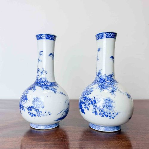 PAIR OF JAPANESE PORCELAIN BLUE AND WHITE VASES - ADDITIONAL PHOTO 1