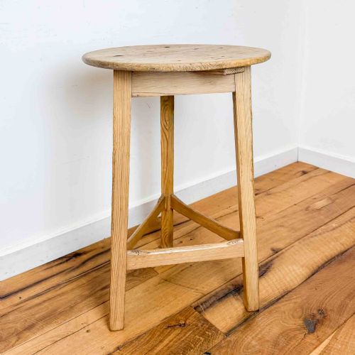 SMALL ANTIQUE PINE CRICKET TABLE - ADDITIONAL PHOTO 10