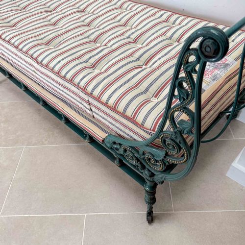 ANTIQUE CAST IRON DAY BED - ADDITIONAL PHOTO 6