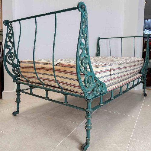 ANTIQUE CAST IRON DAY BED - ADDITIONAL PHOTO 7