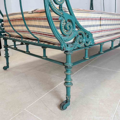 ANTIQUE CAST IRON DAY BED - ADDITIONAL PHOTO 8