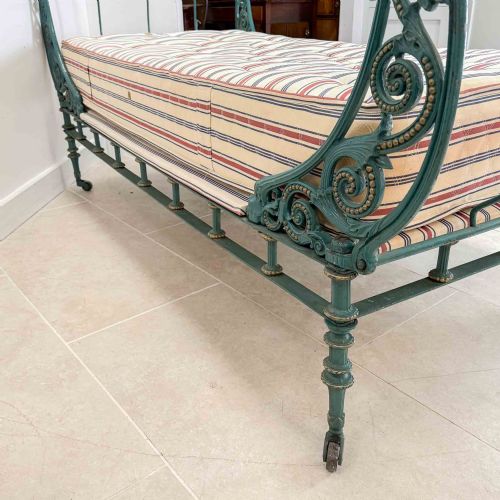 ANTIQUE CAST IRON DAY BED - ADDITIONAL PHOTO 9