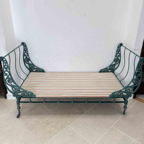 ANTIQUE CAST IRON DAY BED - ADDITIONAL PHOTO 12