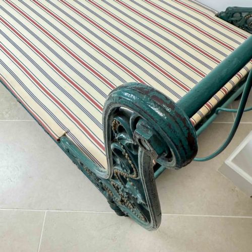 ANTIQUE CAST IRON DAY BED - ADDITIONAL PHOTO 18