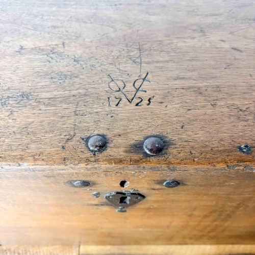 DUTCH EAST INDIA COMPANY SEA CHEST DATED 1725 - ADDITIONAL PHOTO 1