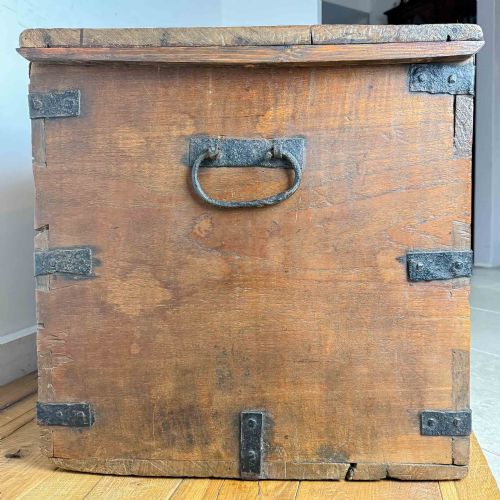 DUTCH EAST INDIA COMPANY SEA CHEST DATED 1725 - ADDITIONAL PHOTO 7