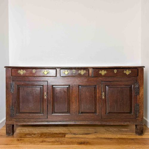 early 18th century oak antique dresser - CATEGORY: ANTIQUE SIDEBOARDS - DATED 18TH CENTURY