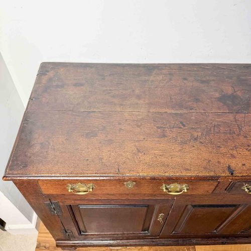 EARLY 18TH CENTURY OAK ANTIQUE DRESSER - ADDITIONAL PHOTO 6