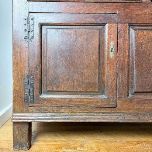 EARLY 18TH CENTURY OAK ANTIQUE DRESSER - ADDITIONAL PHOTO 9