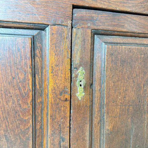 EARLY 18TH CENTURY OAK ANTIQUE DRESSER - ADDITIONAL PHOTO 11