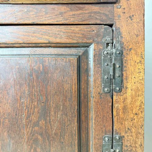 EARLY 18TH CENTURY OAK ANTIQUE DRESSER - ADDITIONAL PHOTO 12