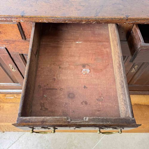 EARLY 18TH CENTURY OAK ANTIQUE DRESSER - ADDITIONAL PHOTO 15