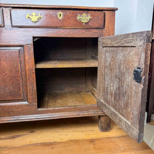 EARLY 18TH CENTURY OAK ANTIQUE DRESSER - ADDITIONAL PHOTO 17