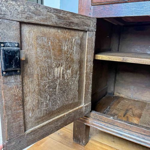 EARLY 18TH CENTURY OAK ANTIQUE DRESSER - ADDITIONAL PHOTO 18