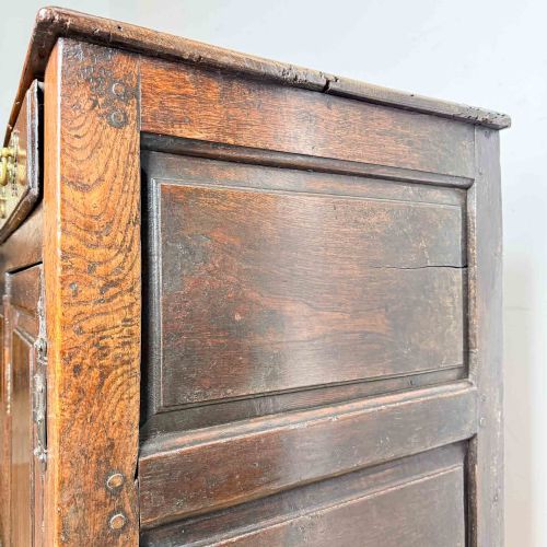 EARLY 18TH CENTURY OAK ANTIQUE DRESSER - ADDITIONAL PHOTO 26