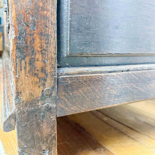 EARLY 18TH CENTURY OAK ANTIQUE DRESSER - ADDITIONAL PHOTO 27