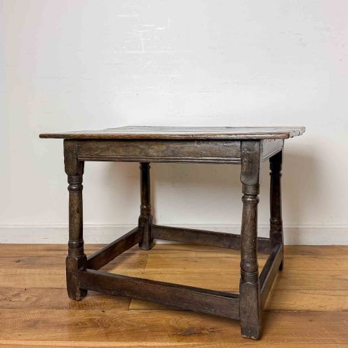 ANTIQUE OAK LOW SIDE TABLE - ADDITIONAL PHOTO 3