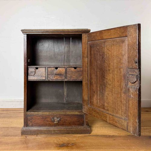 GEORGIAN OAK WALL CUPBOARD - ADDITIONAL PHOTO 3