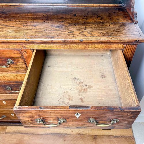 GEORGIAN ELM AND OAK DRESSER - ADDITIONAL PHOTO 15