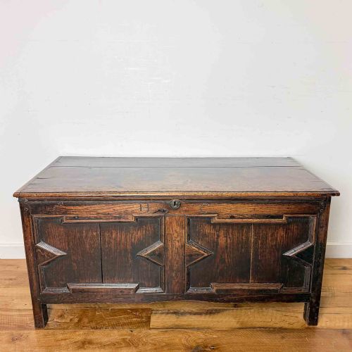 ANTIQUE OAK COFFER WITH GEOMETRIC PANELLED FRONT - ADDITIONAL PHOTO 1