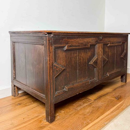 ANTIQUE OAK COFFER WITH GEOMETRIC PANELLED FRONT - ADDITIONAL PHOTO 6