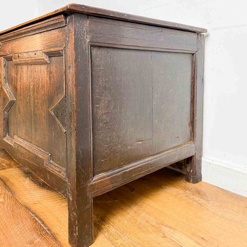 ANTIQUE OAK COFFER WITH GEOMETRIC PANELLED FRONT - ADDITIONAL PHOTO 8