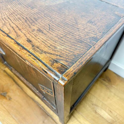 ANTIQUE OAK COFFER WITH GEOMETRIC PANELLED FRONT - ADDITIONAL PHOTO 9