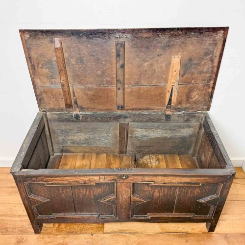 ANTIQUE OAK COFFER WITH GEOMETRIC PANELLED FRONT - ADDITIONAL PHOTO 11