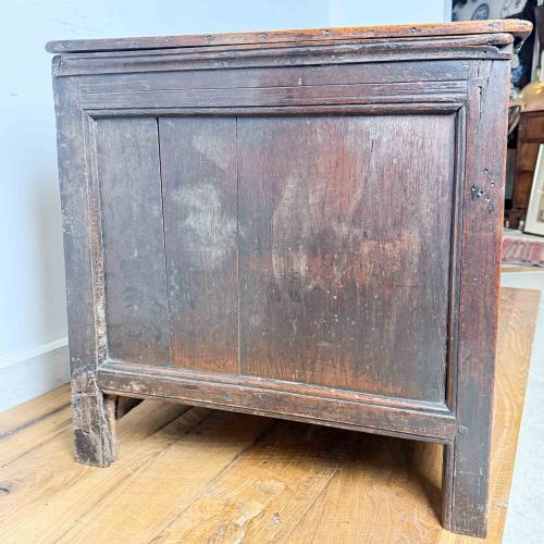 ANTIQUE OAK COFFER WITH GEOMETRIC PANELLED FRONT - ADDITIONAL PHOTO 15
