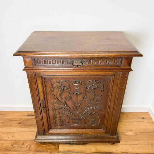 ANTIQUE FRENCH CARVED OAK CUPBOARD - ADDITIONAL PHOTO 1