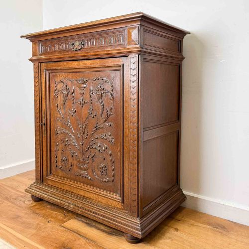 ANTIQUE FRENCH CARVED OAK CUPBOARD - ADDITIONAL PHOTO 3