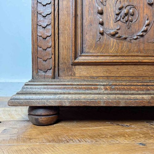 ANTIQUE FRENCH CARVED OAK CUPBOARD - ADDITIONAL PHOTO 17