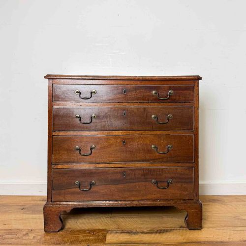 small georgian mahogany chest of drawers - CATEGORY: ANTIQUE CHEST OF DRAWERS - DATED GEORGIAN