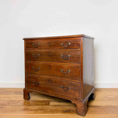 SMALL GEORGIAN MAHOGANY CHEST OF DRAWERS - ADDITIONAL PHOTO 3