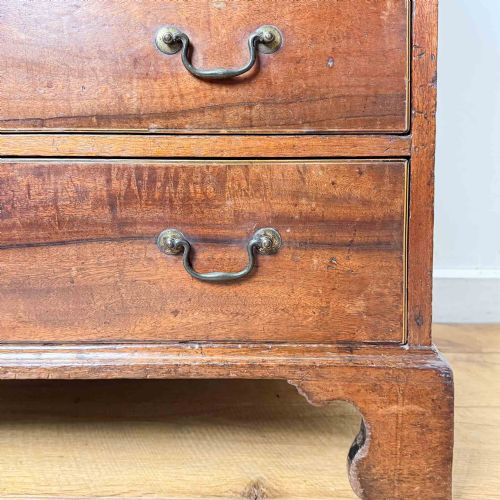 SMALL GEORGIAN MAHOGANY CHEST OF DRAWERS - ADDITIONAL PHOTO 7