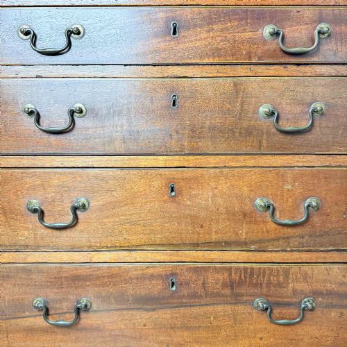 SMALL GEORGIAN MAHOGANY CHEST OF DRAWERS - ADDITIONAL PHOTO 9
