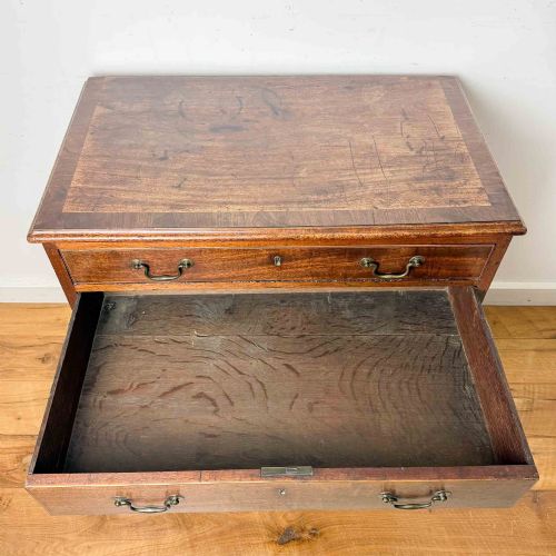 SMALL GEORGIAN MAHOGANY CHEST OF DRAWERS - ADDITIONAL PHOTO 10