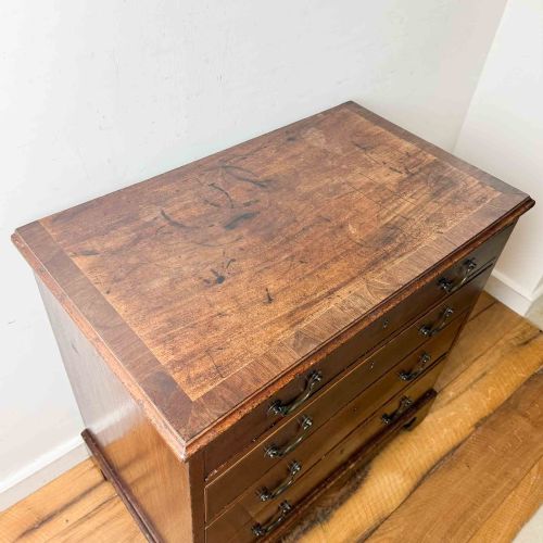 SMALL GEORGIAN MAHOGANY CHEST OF DRAWERS - ADDITIONAL PHOTO 14