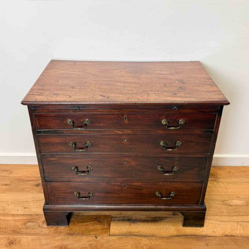 GEORGIAN MAHOGANY BACHELORS CHEST OF DRAWERS - ADDITIONAL PHOTO 2